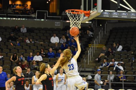 Highlands Sweeps Holy Cross at Regional Tournament Quarter-Finals