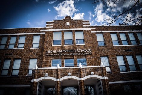 Highlands students in overnight car wreck; two killed, two injured