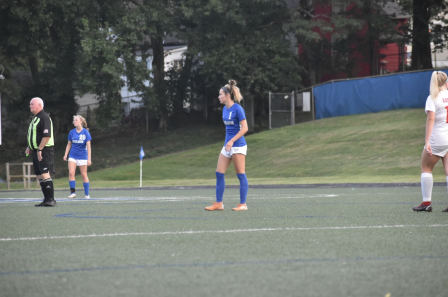Sophomore Laney Smith watches the ball 