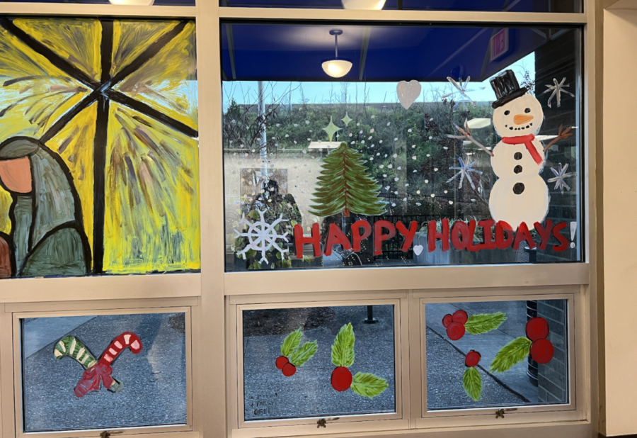 Paint the Town: HHS Art club paints holiday scenes