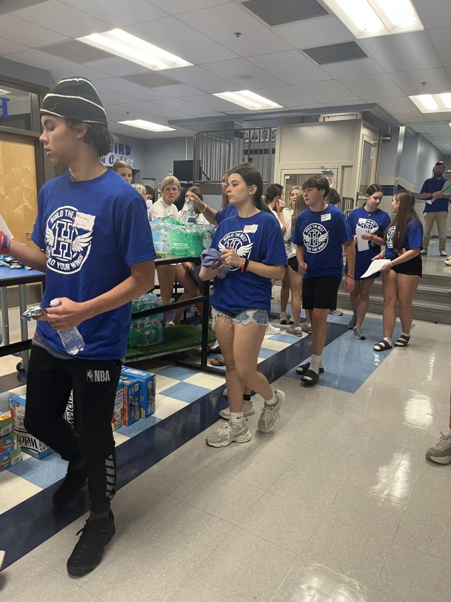 As apart of their rotation period during Nest Fest, many freshmen chose to grab a snack before heading into the cafeteria for lunch information.