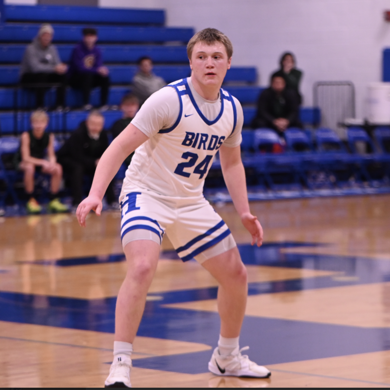 Dom Listerman (10) stays locked in on defense. “I was playing hard like our coaches tell us to and have good effort,” Listerman (10) said.