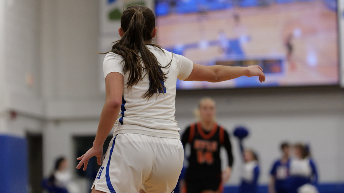 Gabby Neufarth (10) points out where to throw the ball to her teammates. “I knew it was going to be a very challenging game, knowing that they have a lot of good players,” Neufarth (10) said.